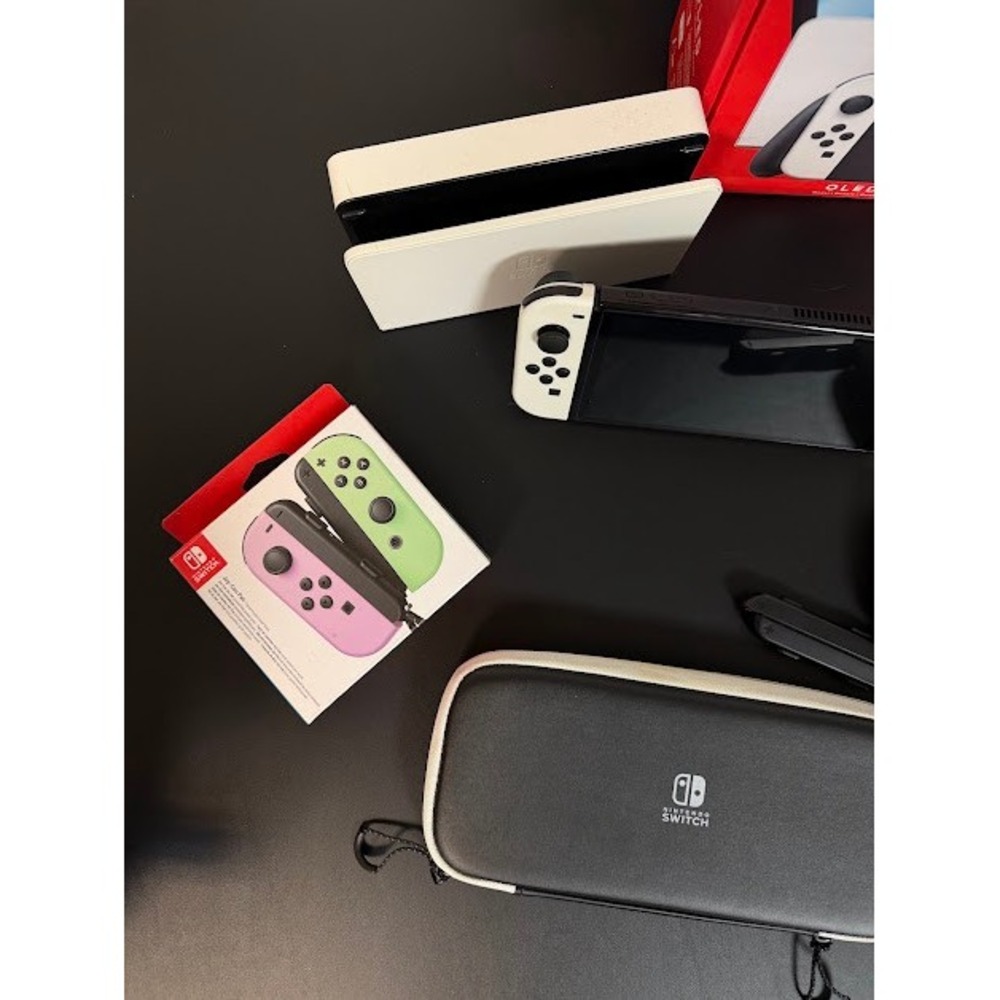 Gaming Nintendo Switch OLED Console Unisex White HEG-001 Bundle Extra Joy-Cons - Picture 6 of 9